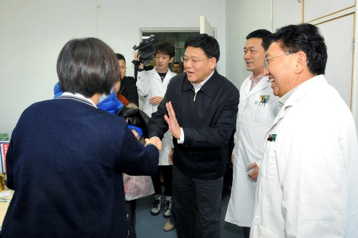 王贺胜副主任赴北京儿童医院、中日友好医院调研流感医疗救治工作