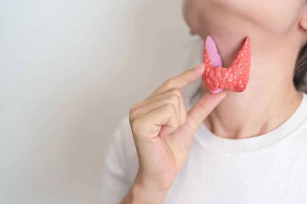 总是疲劳、怕冷、情绪差？可能是熬夜熬坏了甲状腺