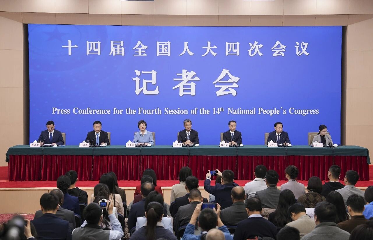 国家卫生健康委主任雷海潮：4个数据见证卫生健康领域历史性成就 | 两会记者会